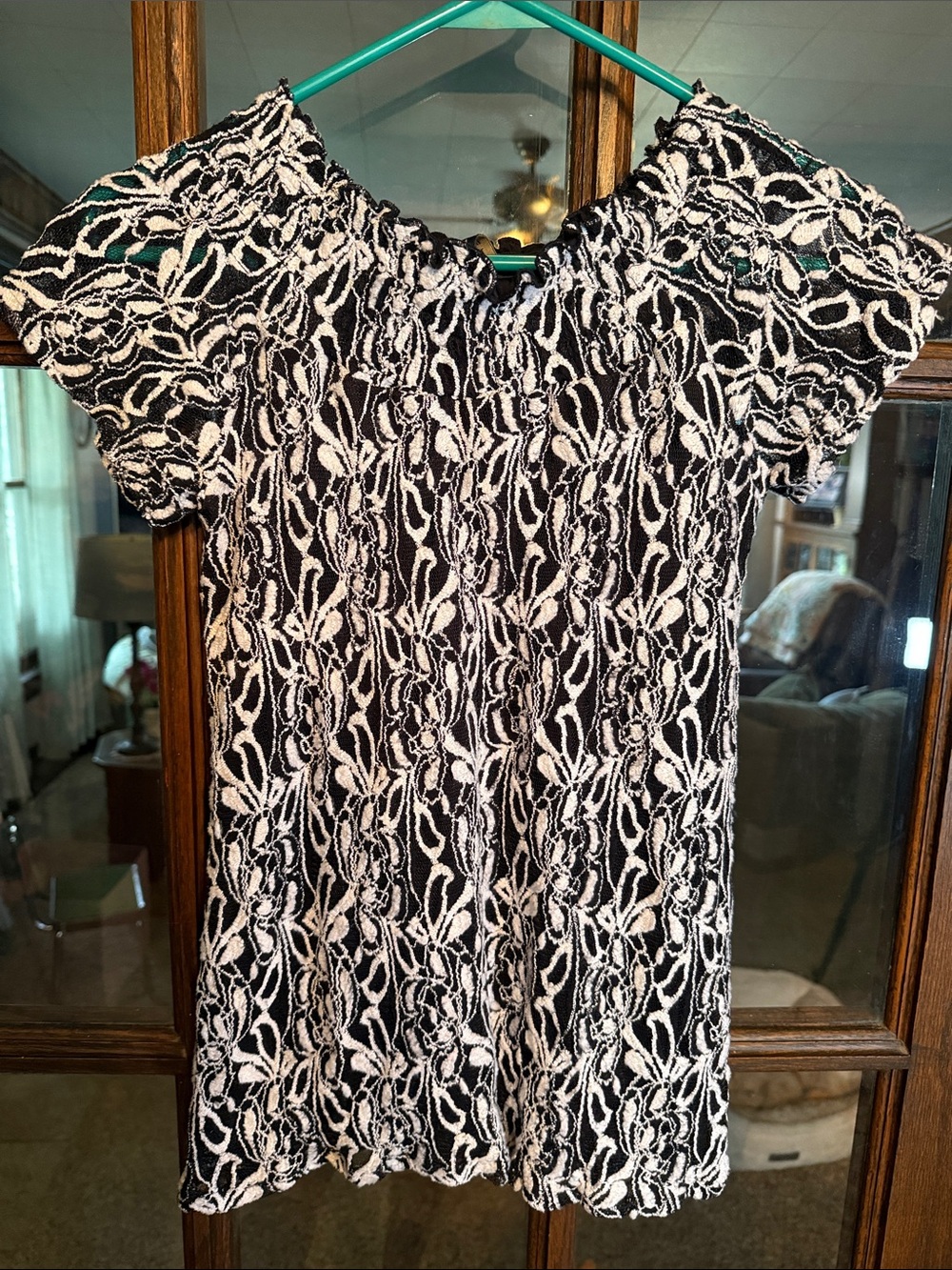 Luna Rae Black White Textured Lace Smocked Neck Short Sleeve Top‎ Small